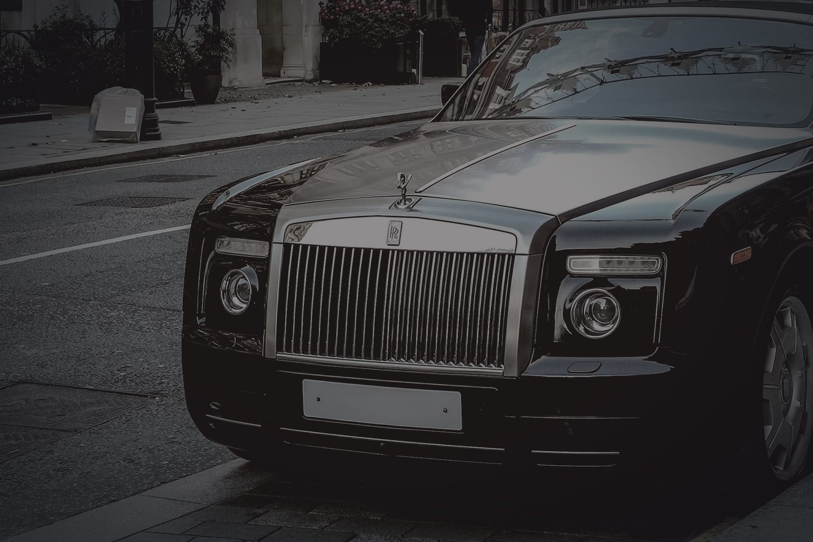 First Class — Rolls-Royce Phantom, Bentley Flying Spur